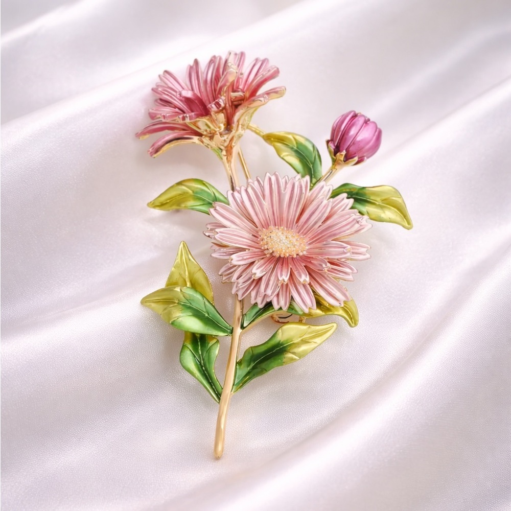 Vintage Bloom Floral Brooch – Enamel Petals & Gold Tone Statement Pin